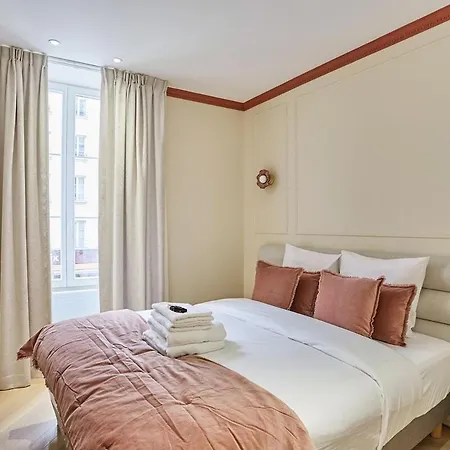 Apartment 3 Bedrooms Center Of By Prestige Paris
