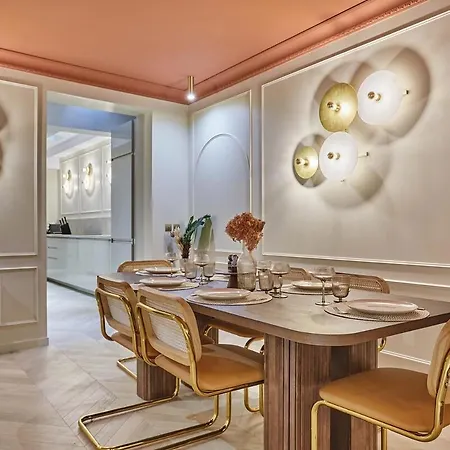 3 Bedrooms Center Of By Prestige * Paris