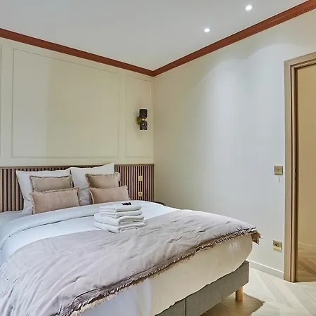 3 Bedrooms Center Of By Prestige Apartment
