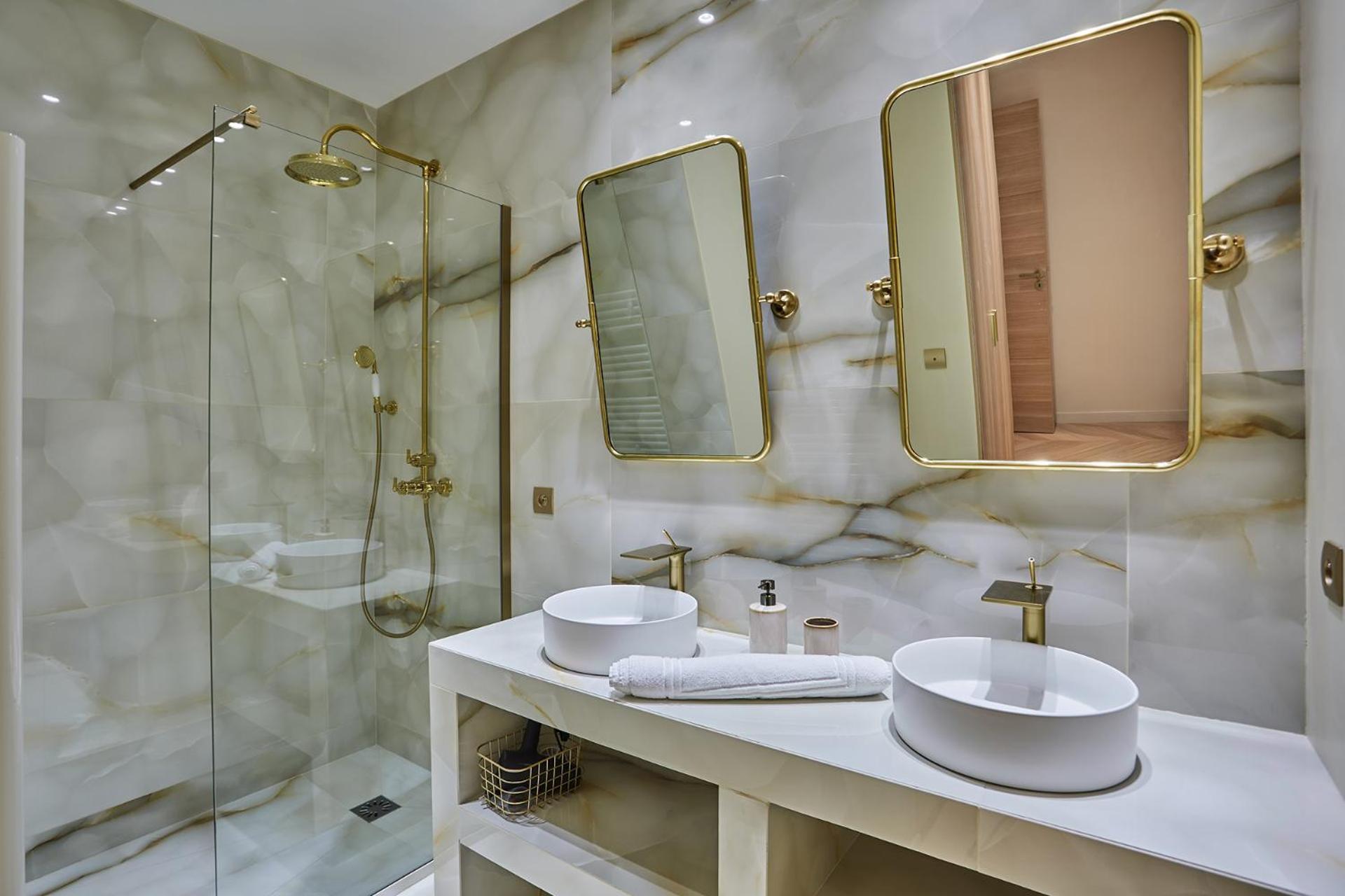 3 Bedrooms Center Of By Prestige * Parigi