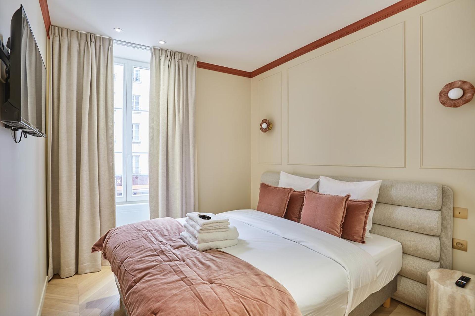 3 Bedrooms Center Of By Prestige Appartamento *