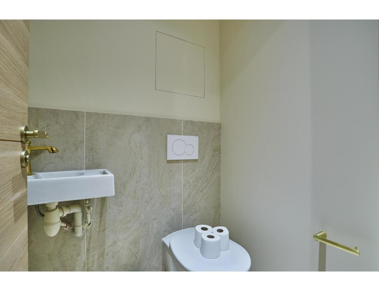 Appartamento 3 Bedrooms Center Of By Prestige